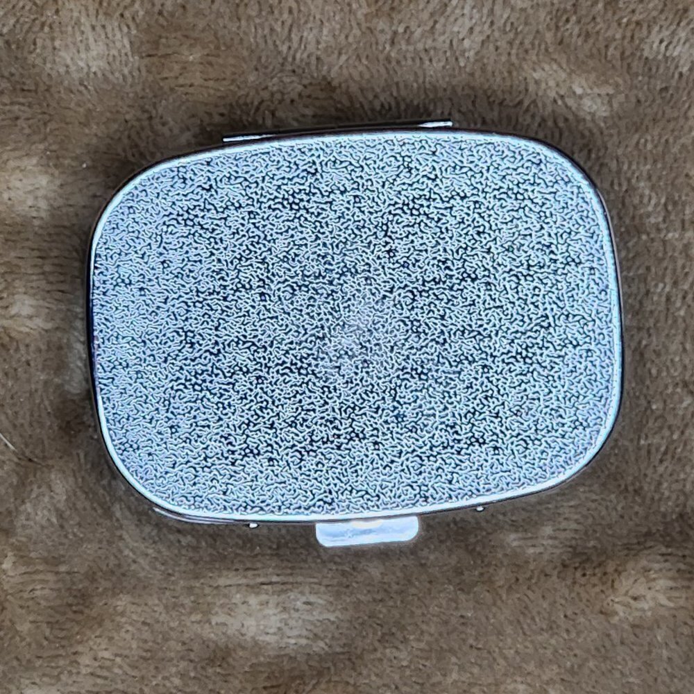 Vintage Victorian Decorative Pill Box - Picture 2 of 4